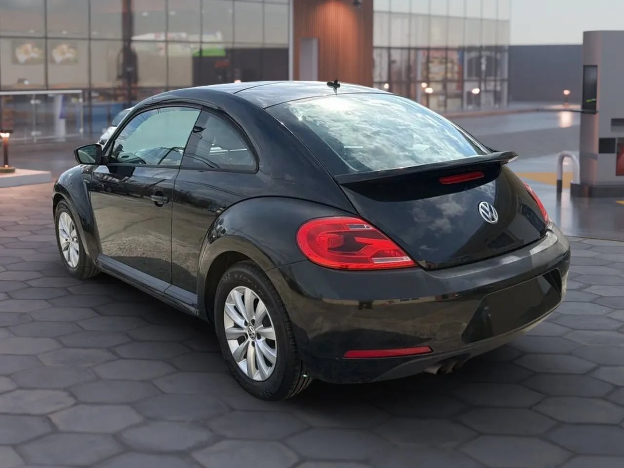 Used 2015 Volkswagen Beetle 1.8T FWD image 5