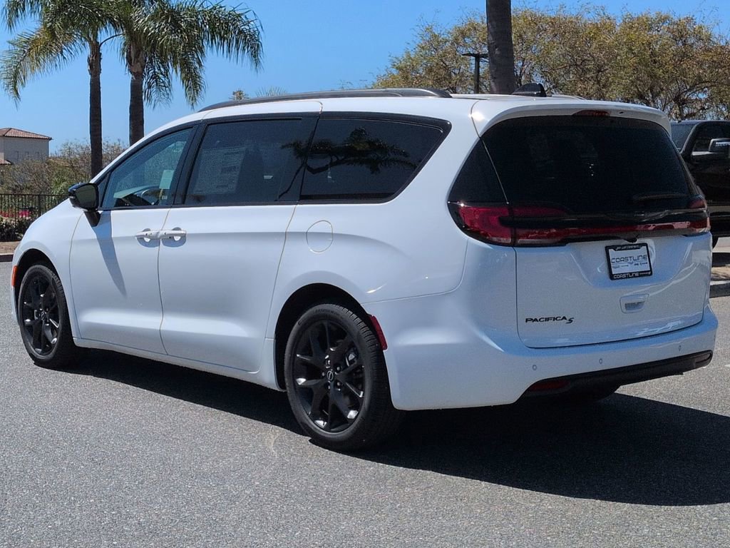 New 2026 Chrysler Pacifica Select image 7