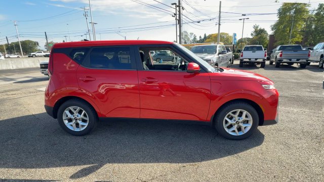 Used 2022 Kia Soul S FWD image 9