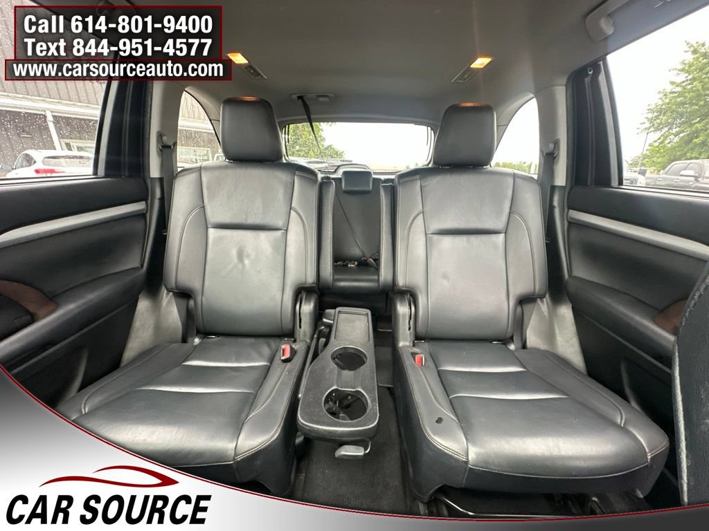Used 2019 Toyota Highlander XLE AWD/4WD image 16
