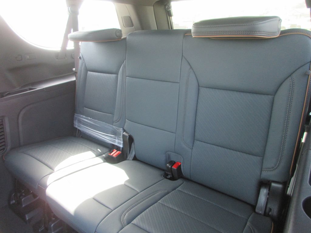 New 2026 GMC Yukon XL AT4 AWD/4WD image 13