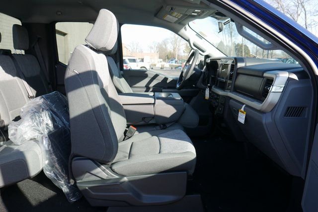 New 2026 Ford F250 XLT w/ FX4 Off-Road Package image 24