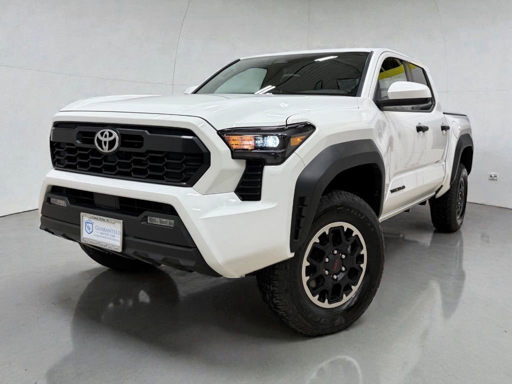 Used 2025 Toyota Tacoma TRD Off-Road image 2