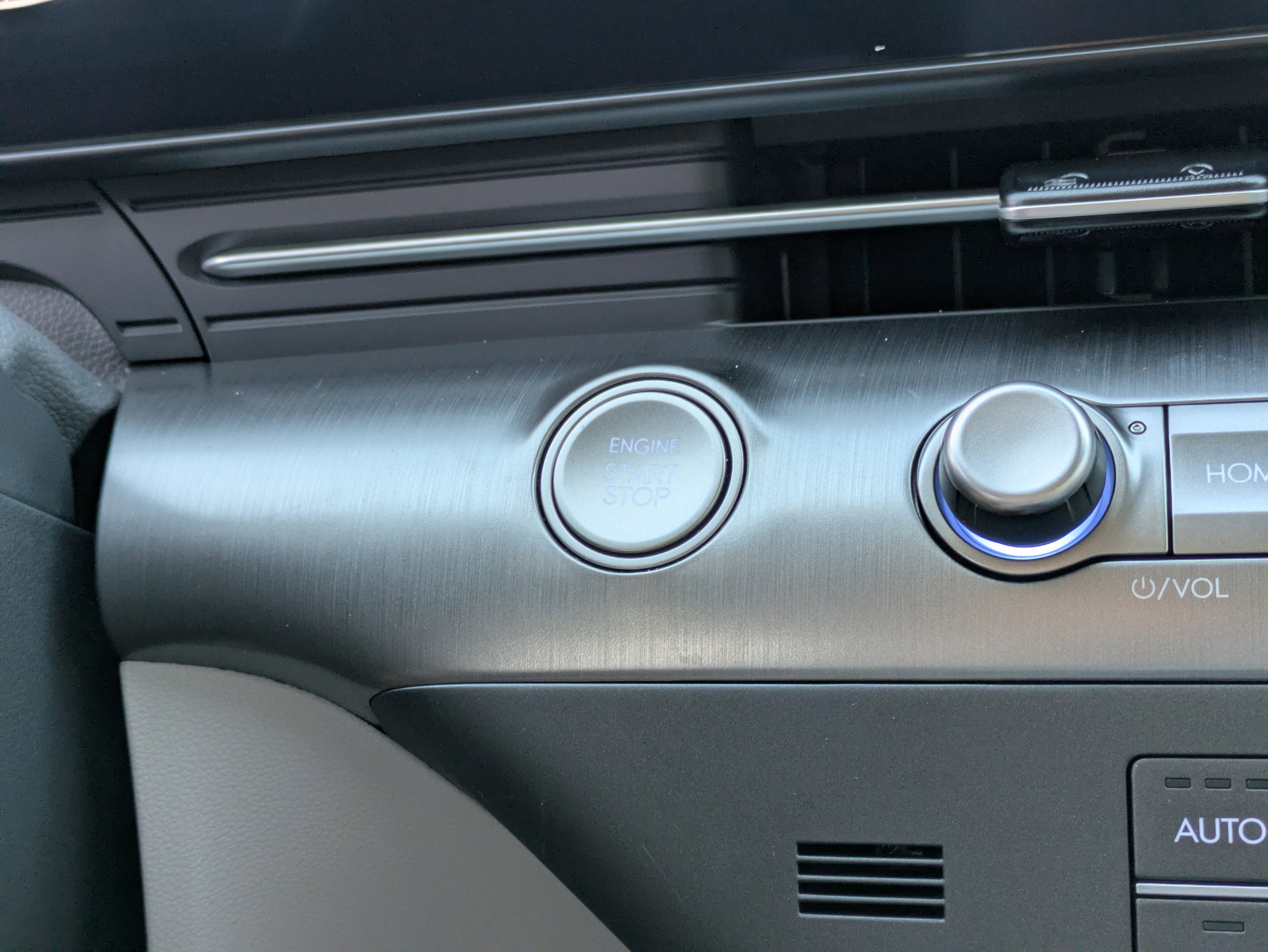 Used 2024 Hyundai Kona SEL image 28