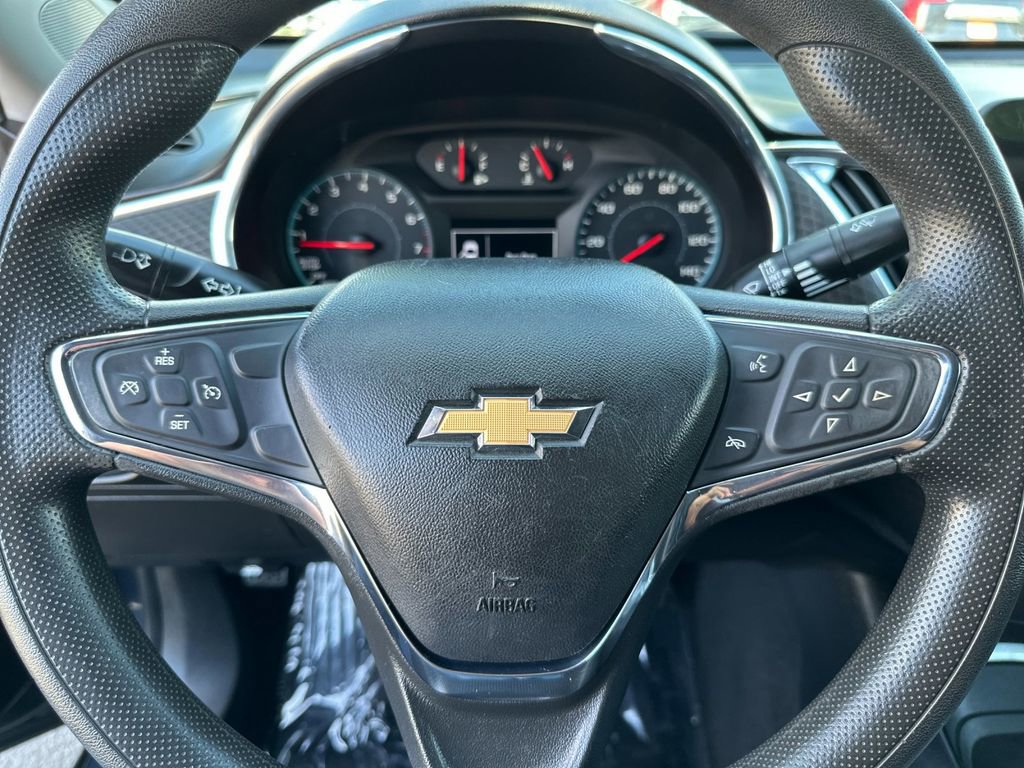 Used 2020 Chevrolet Malibu LT FWD image 21
