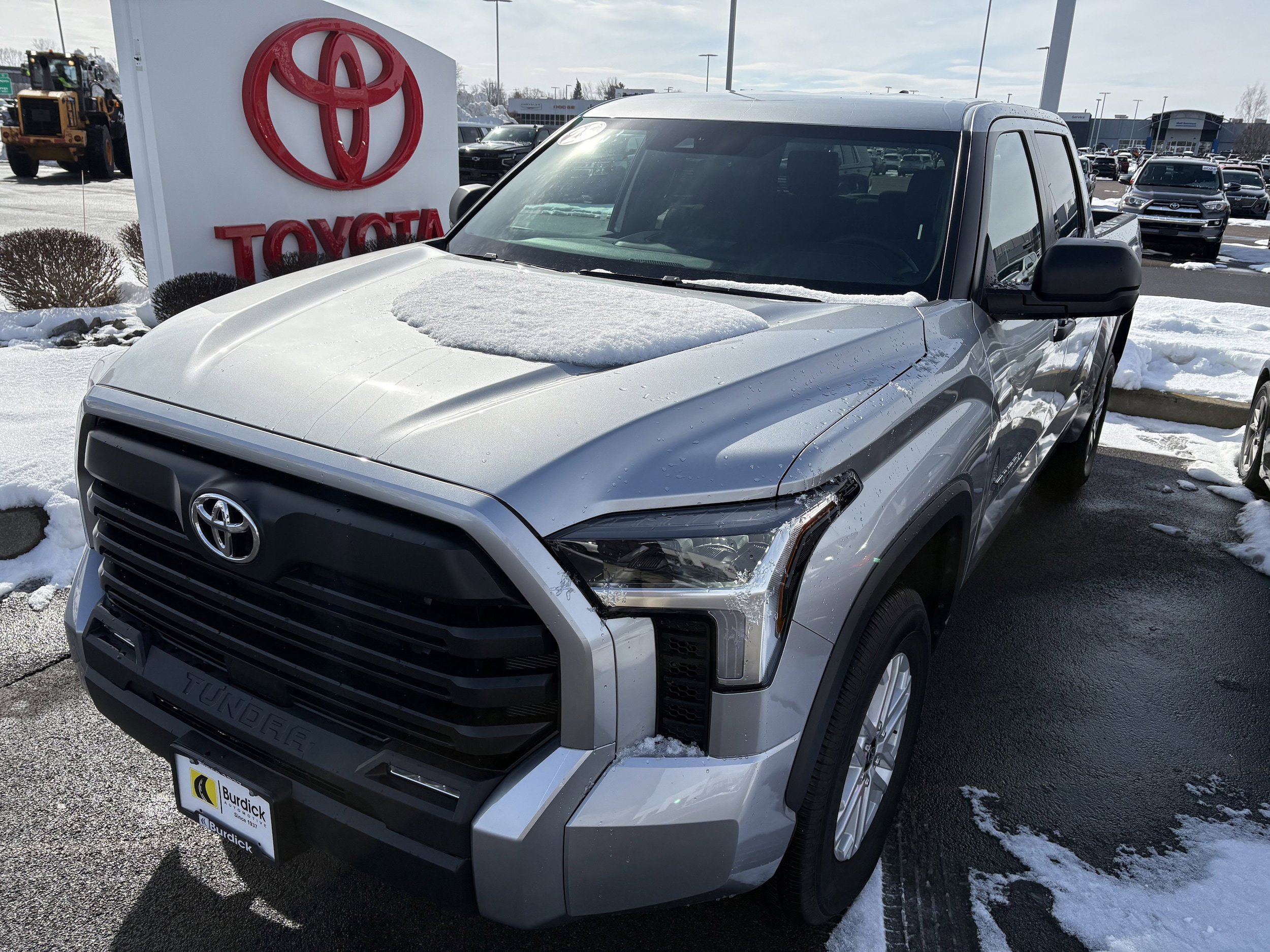 Used 2025 Toyota Tundra SR5 AWD/4WD image 10