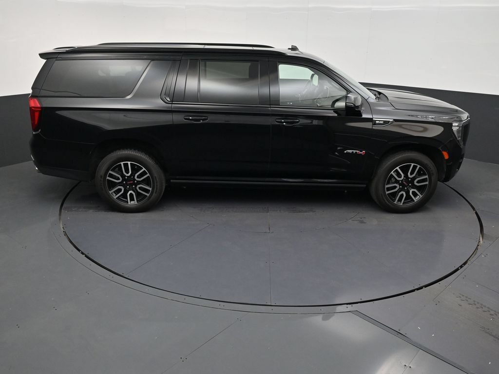 Used 2022 GMC Yukon XL AT4 AWD/4WD image 17