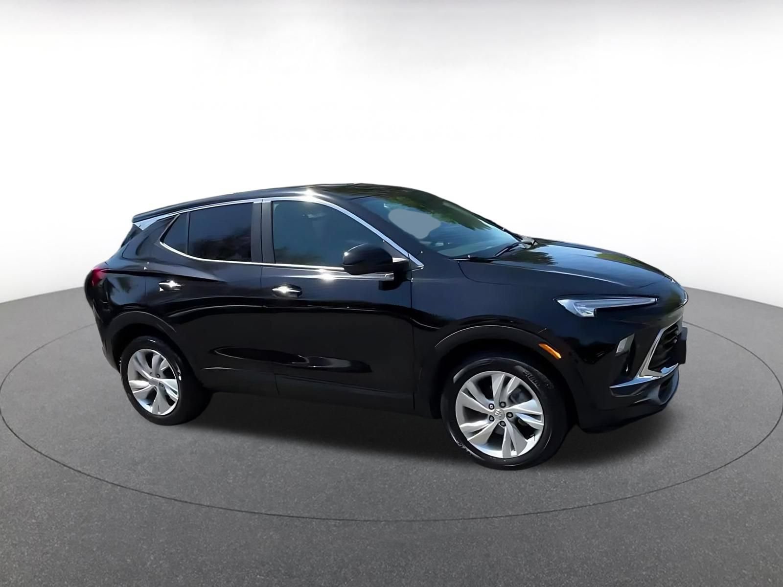 Used 2025 Buick Encore GX Preferred FWD image 2