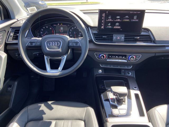 Used 2023 Audi Q5 2.0T Premium w/ Convenience Package AWD/4WD image 14