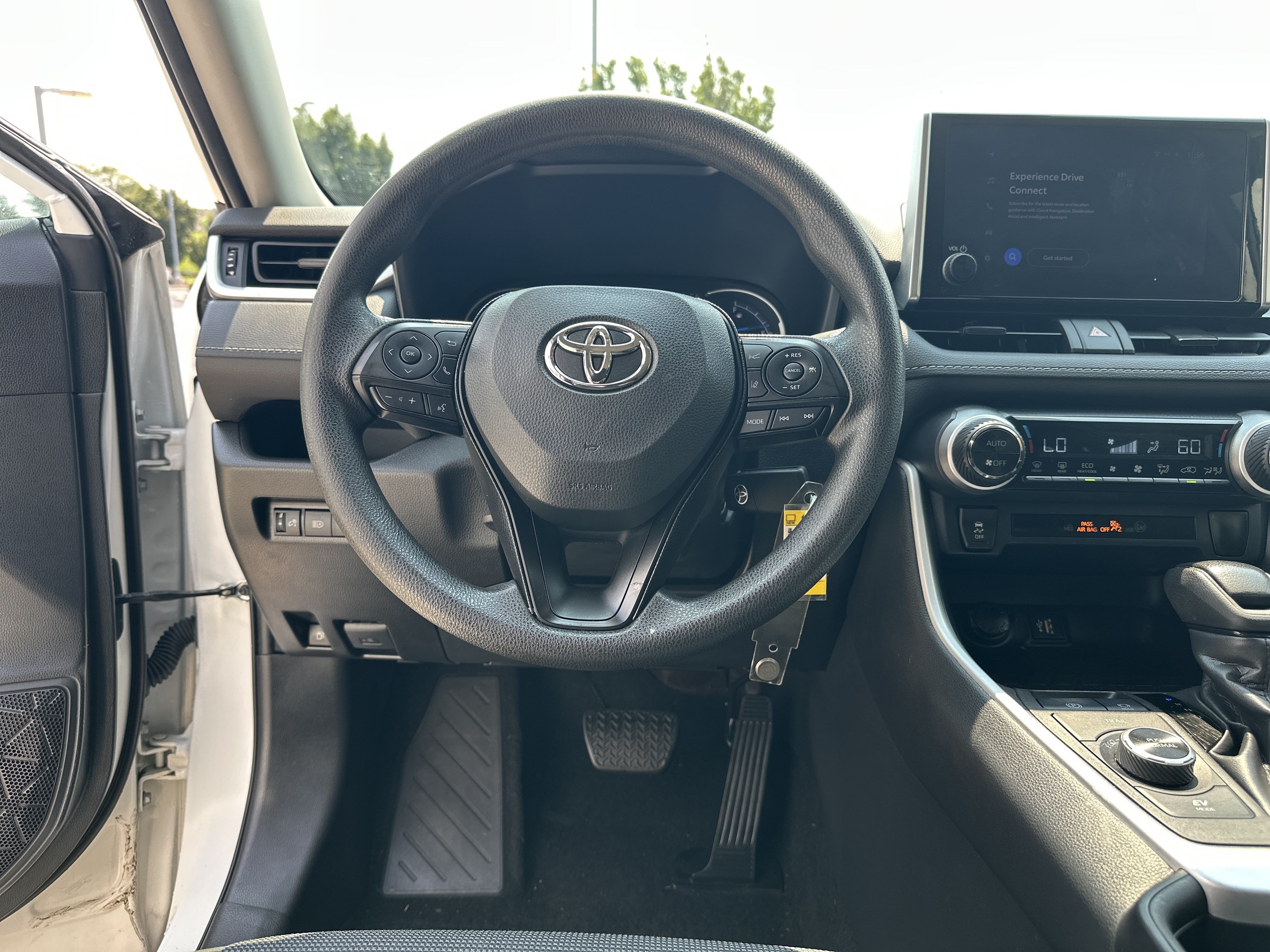 Used 2024 Toyota RAV4 LE AWD/4WD image 16