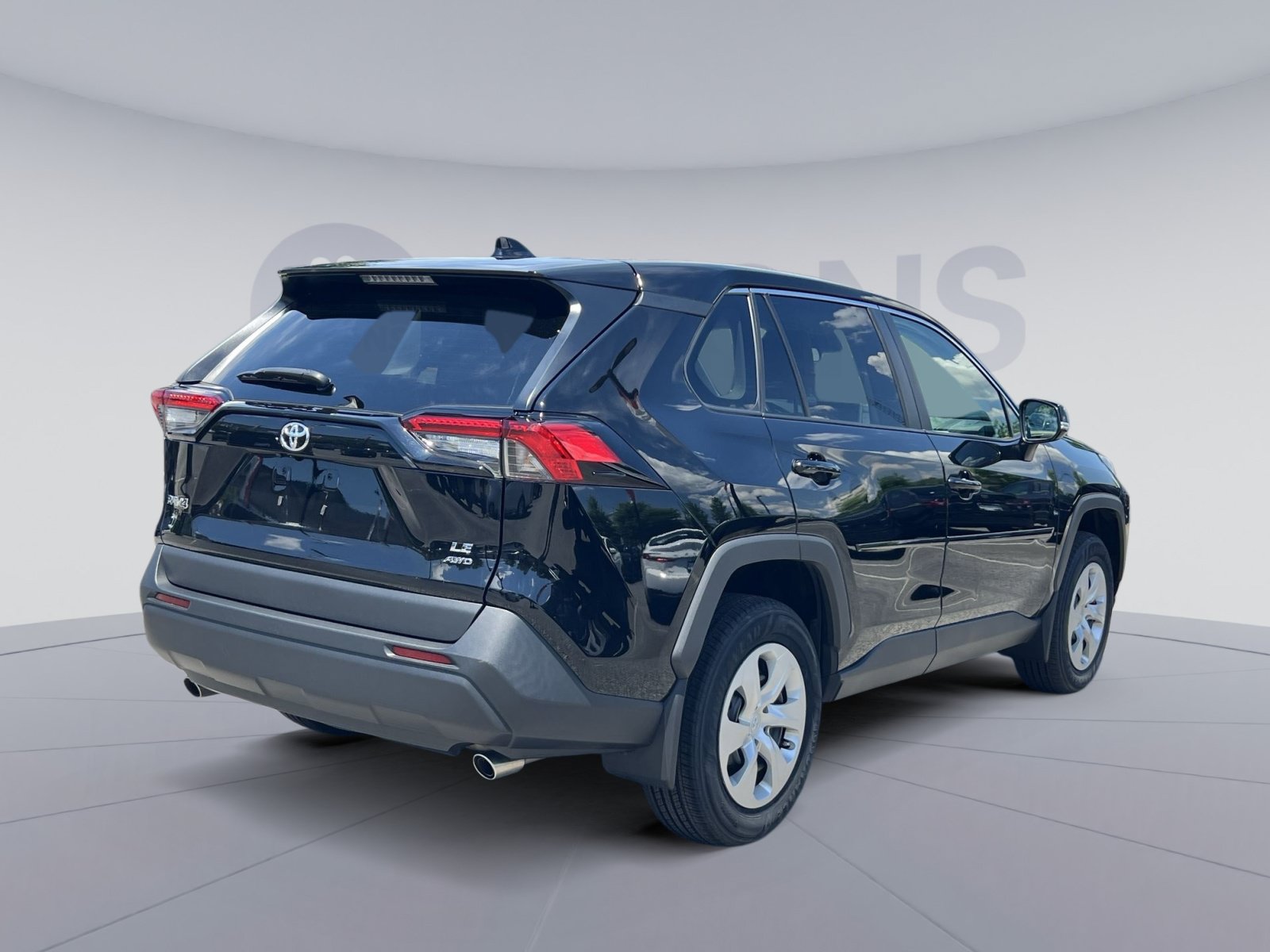 Used 2023 Toyota RAV4 LE AWD/4WD image 7