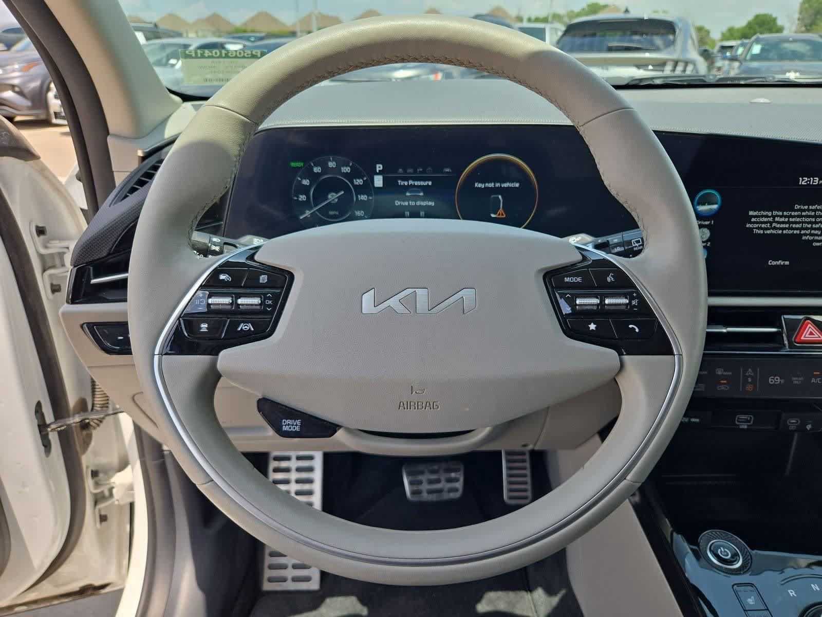 Certified 2023 Kia Niro Wave w/ Wave Preserve Package FWD image 21