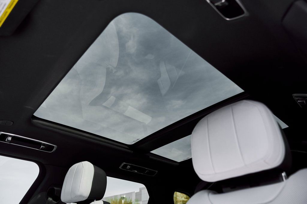 Used 2025 Land Rover Range Rover Sport Dynamic SE AWD/4WD image 45