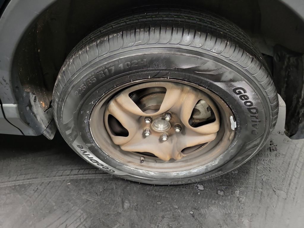 Used 2018 Toyota RAV4 LE image 10