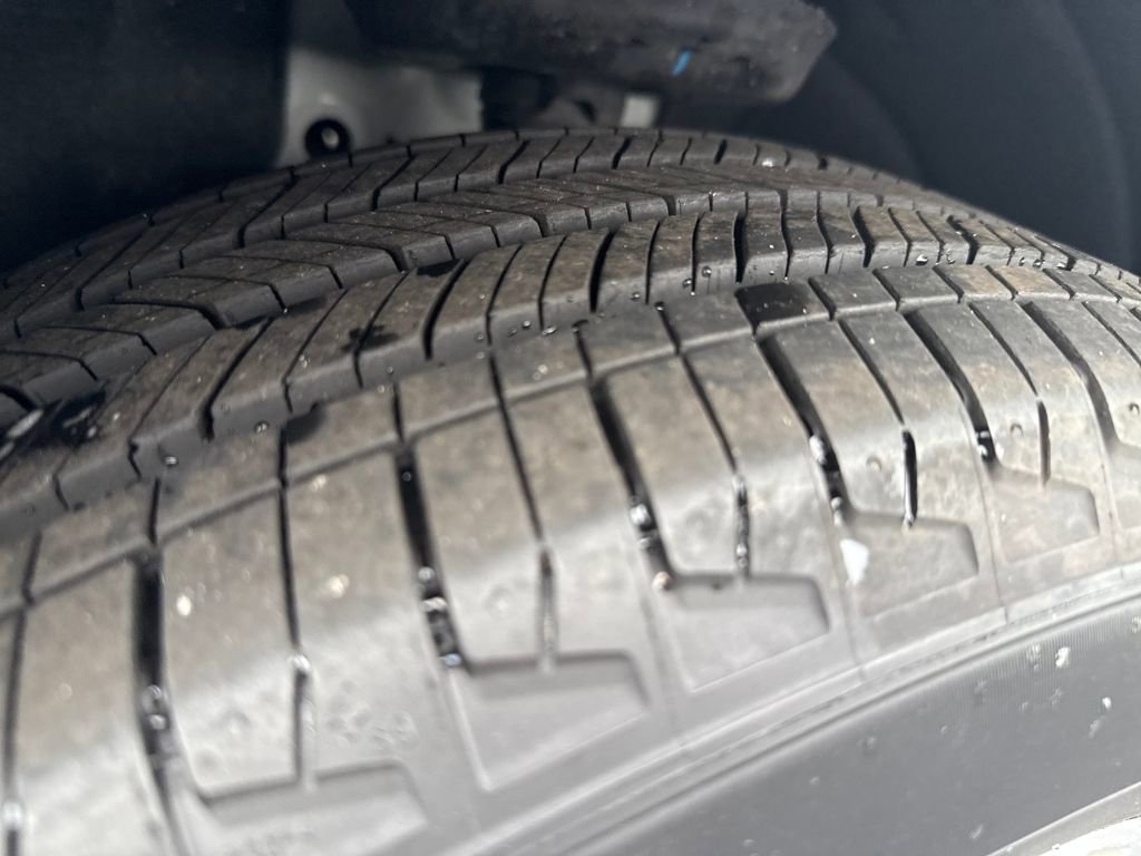 Used 2023 GMC Terrain SLE image 31