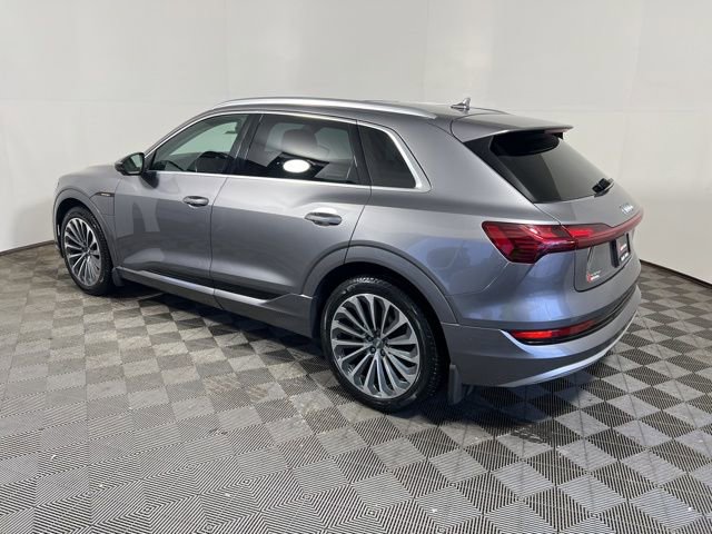 Used 2019 Audi e-tron Prestige w/ Prestige Package image 6