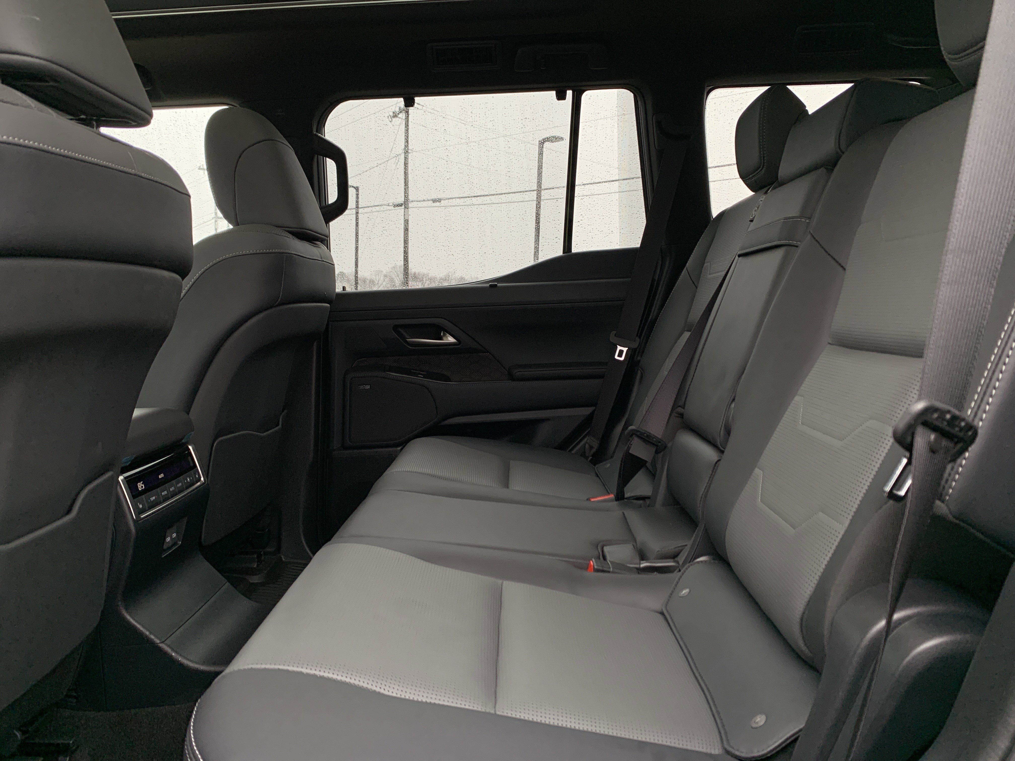 Used 2024 Lexus GX 550 image 32