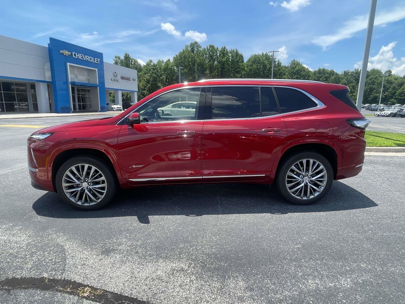 Certified 2025 Buick Enclave Avenir w/ Super Cruise Package AWD/4WD image 18