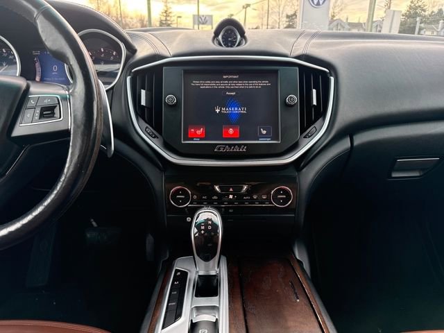 Used 2015 Maserati Ghibli Base image 18