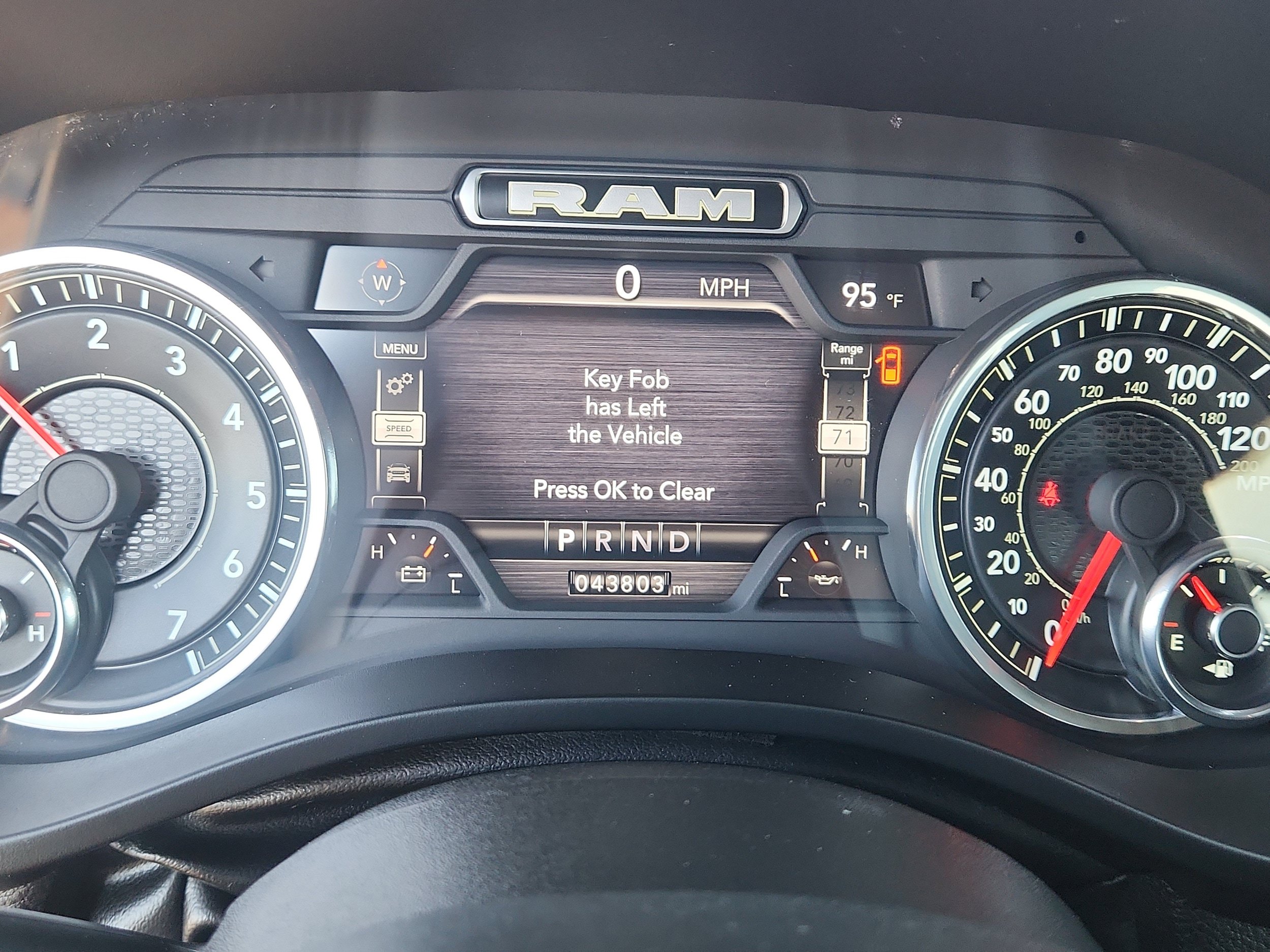 Used 2024 RAM 1500 Laramie AWD/4WD image 15