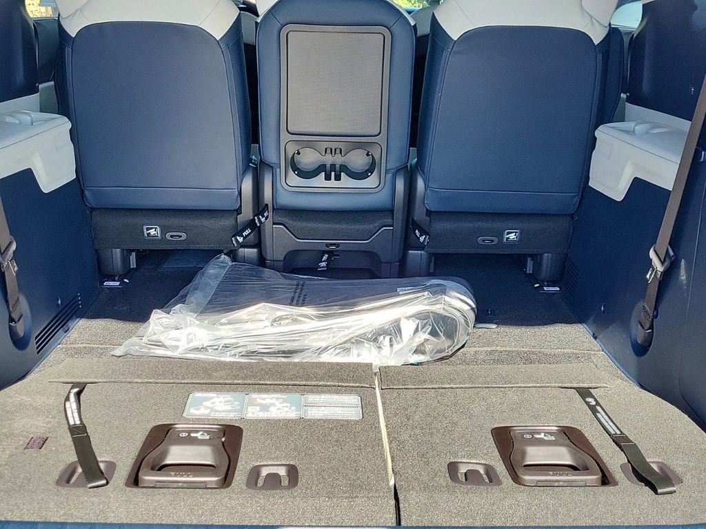 New 2026 Kia Carnival SX image 17