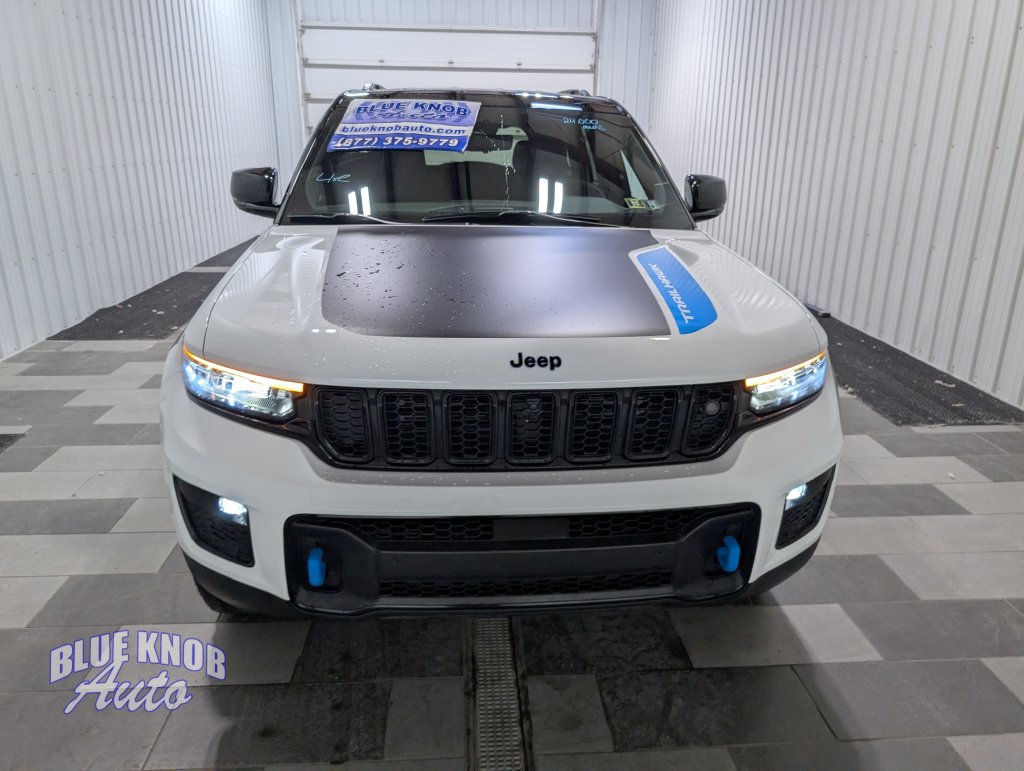 Used 2023 Jeep Grand Cherokee Trailhawk w/ Advanced Protech Group II AWD/4WD image 6