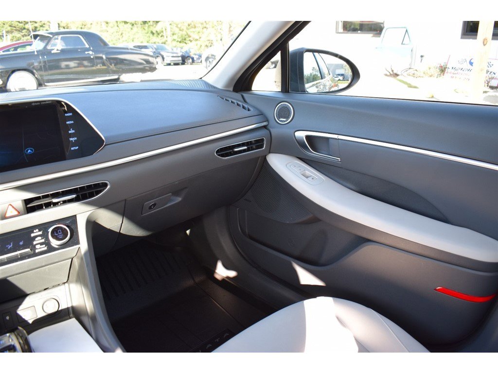 Used 2023 Hyundai Sonata SEL w/ Cargo Package image 18