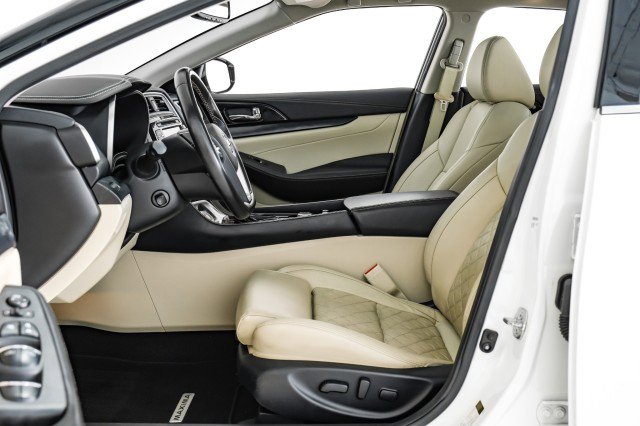 Used 2020 Nissan Maxima Platinum w/ Sport Mat Group image 27