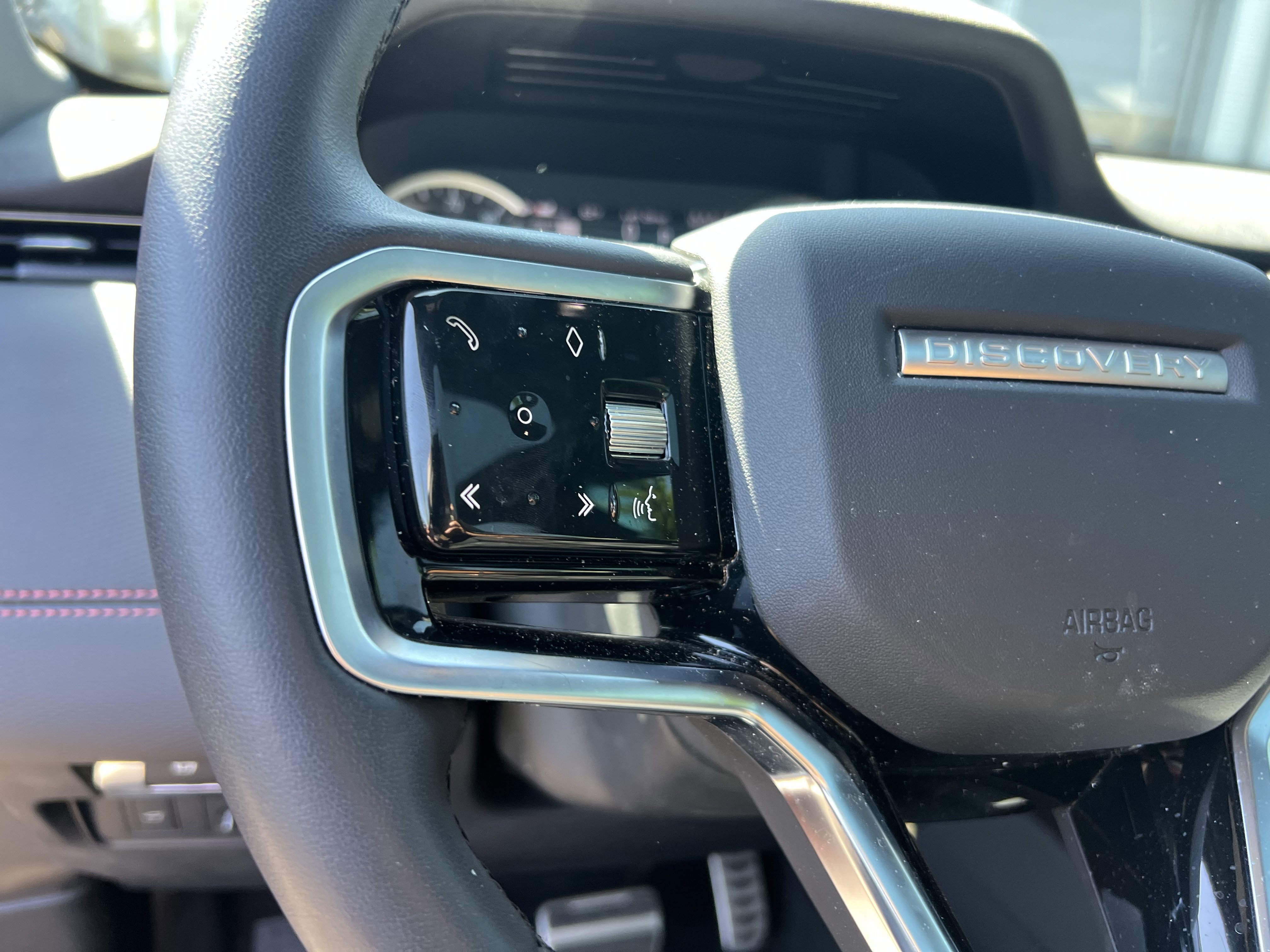 Used 2023 Land Rover Discovery Sport SE R-Dynamic image 21