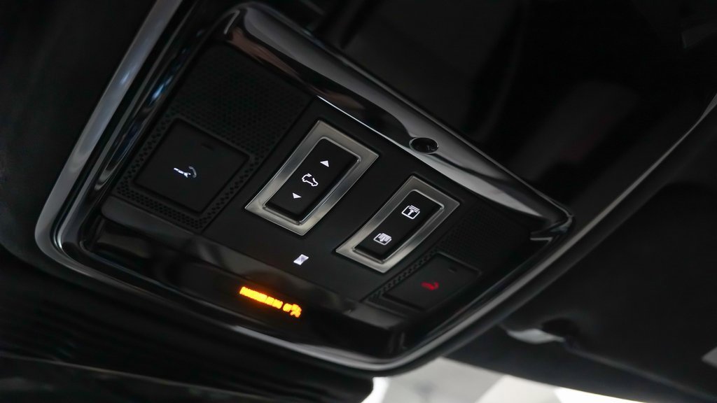 Used 2022 Land Rover Range Rover Velar R-Dynamic S image 27