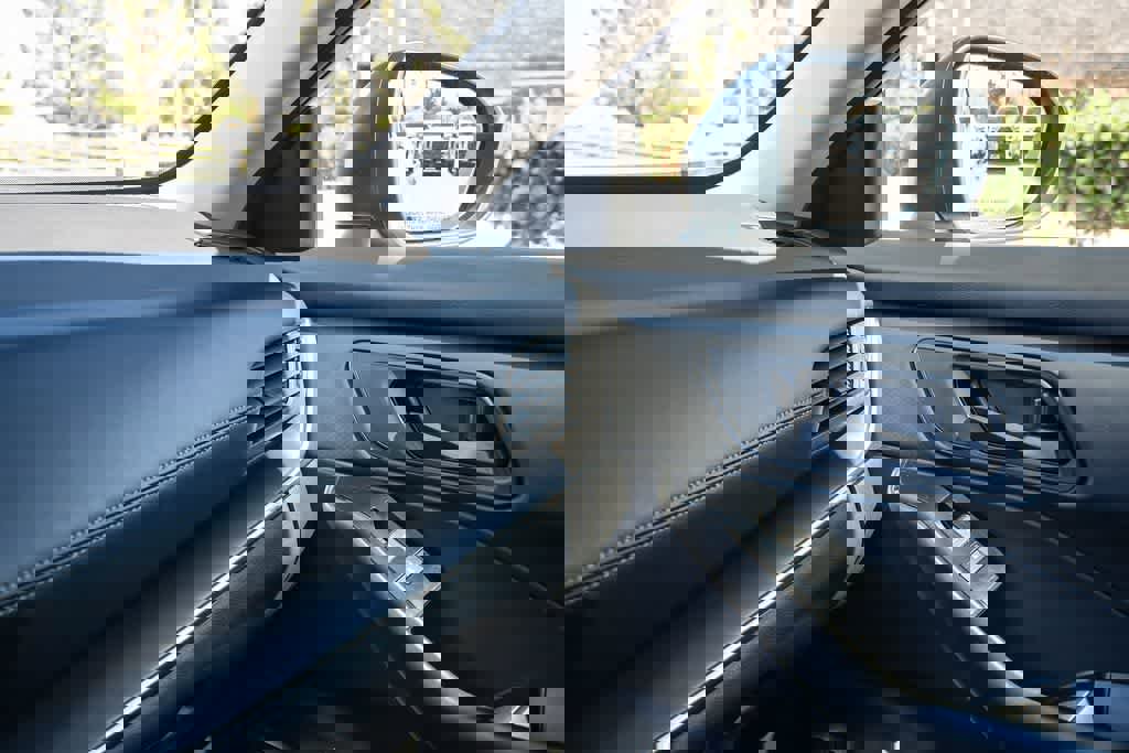 Used 2024 Nissan Rogue S image 21