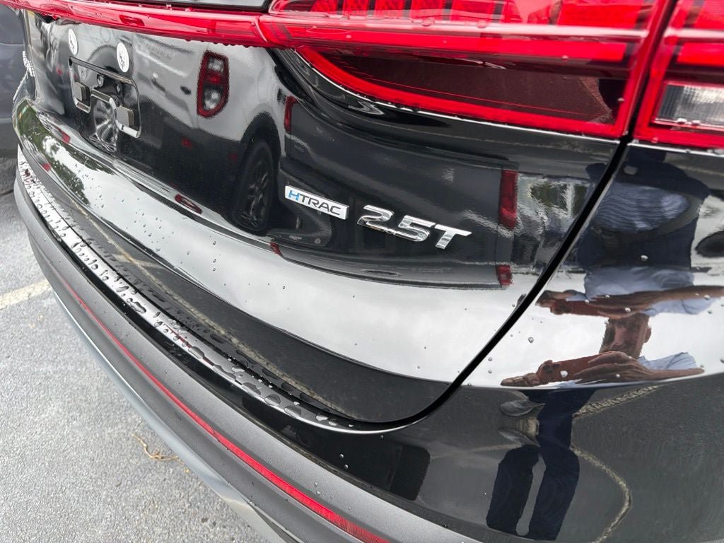 Used 2023 Hyundai Santa Fe Limited AWD/4WD image 6