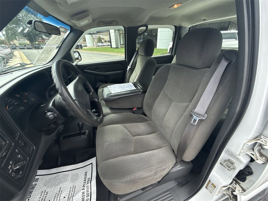 Used 2006 Chevrolet Silverado 2500 LS w/ Skid Plate Package image 17