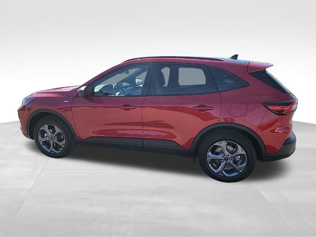 Used 2025 Ford Escape ST-Line w/ Cold Weather Package image 12