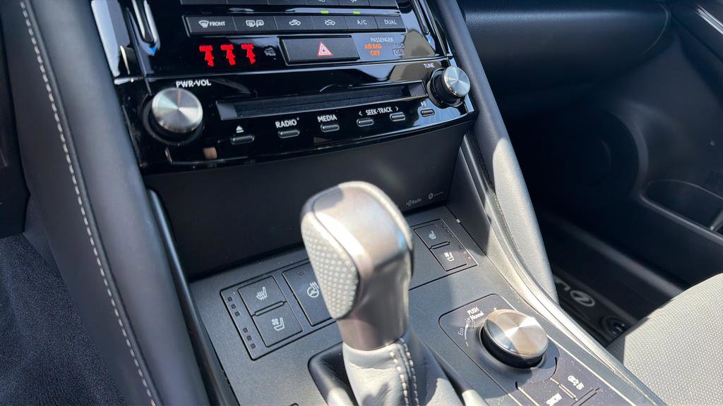 Used 2025 Lexus IS 350 F Sport w/ Navigation Package image 21