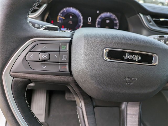 New 2025 Jeep Grand Cherokee Limited w/ Black Appearance Package image 16