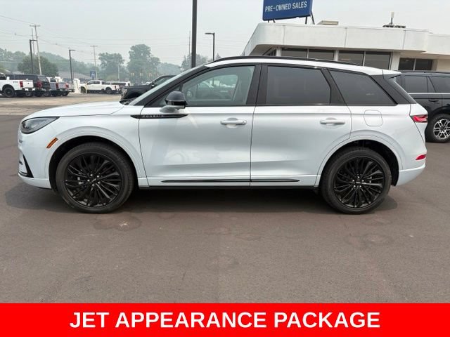 Used 2025 Lincoln Corsair AWD w/ Equipment Group 101A image 2