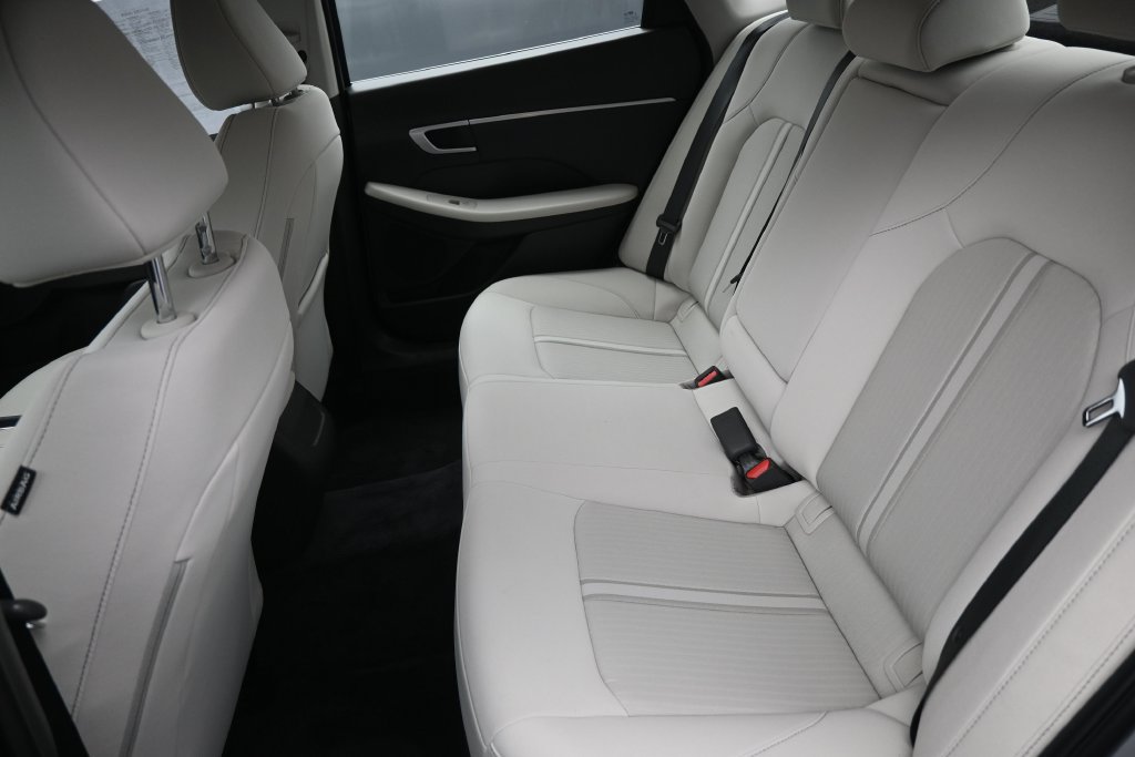Used 2025 Hyundai Sonata SEL AWD/4WD image 29