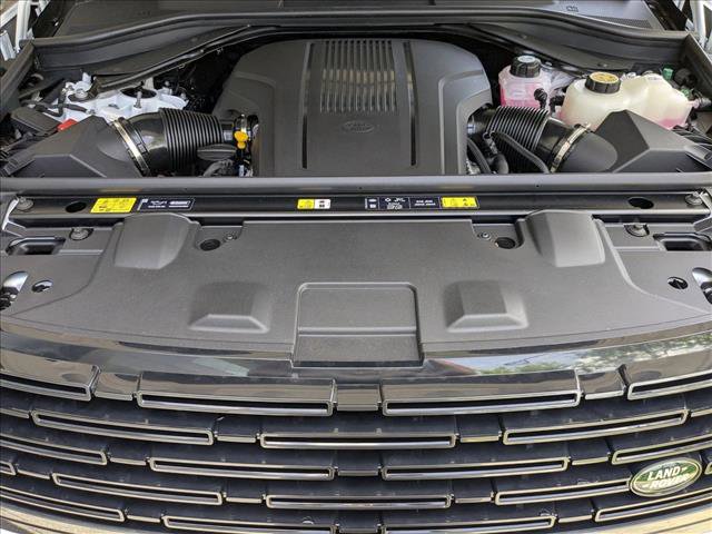 New 2025 Land Rover Range Rover Long Wheelbase SE image 16