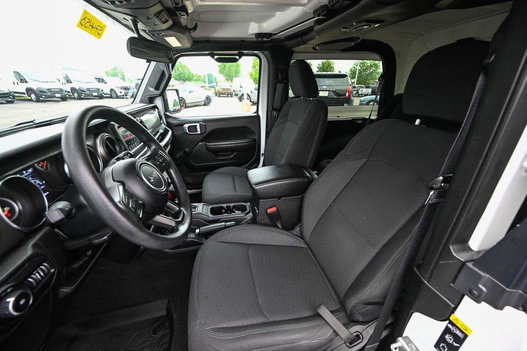 Used 2022 Jeep Wrangler Sport AWD/4WD image 18