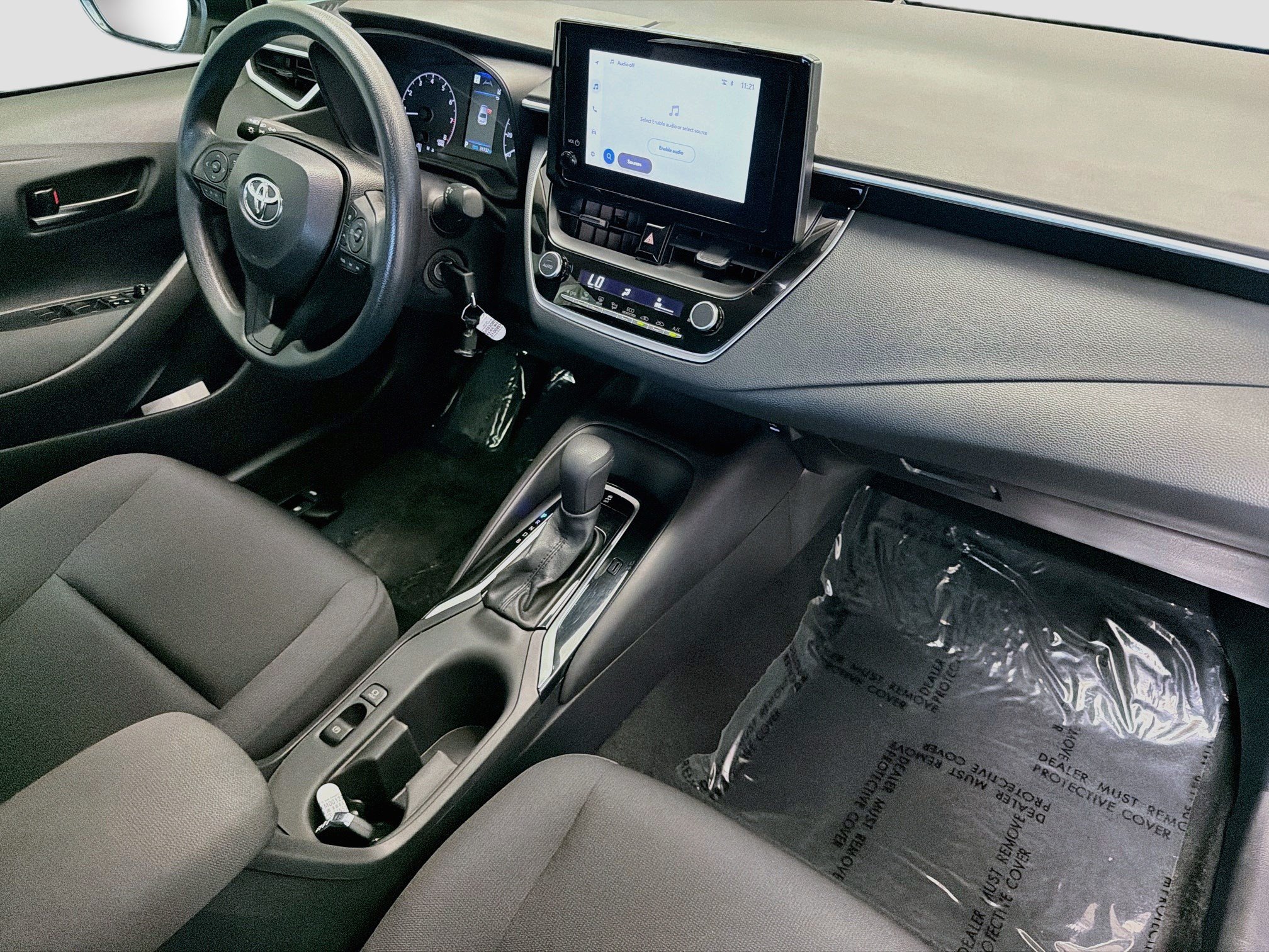 Used 2025 Toyota Corolla LE FWD image 12