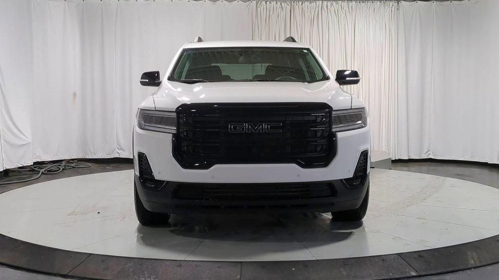 Used 2023 GMC Acadia SLE w/ Driver Convenience Package image 3