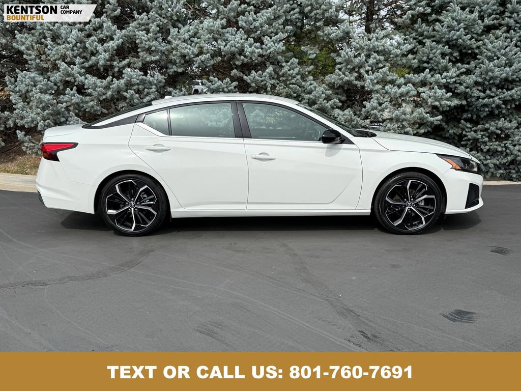 Used 2024 Nissan Altima 2.5 SR image 11