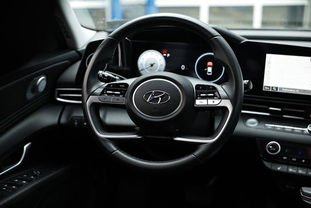 Used 2023 Hyundai Elantra SEL w/ Convenience Package image 25