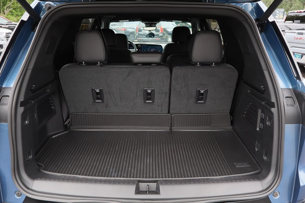 Certified 2025 Chevrolet Traverse High Country w/ LPO, Floor Liner Package FWD image 27