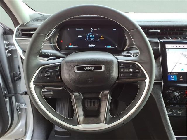 Used 2023 Jeep Grand Cherokee Limited image 16