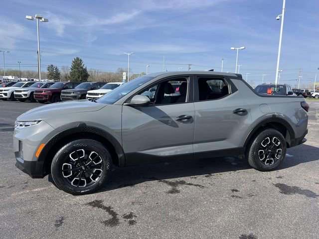 Used 2023 Hyundai Santa Cruz SE image 3