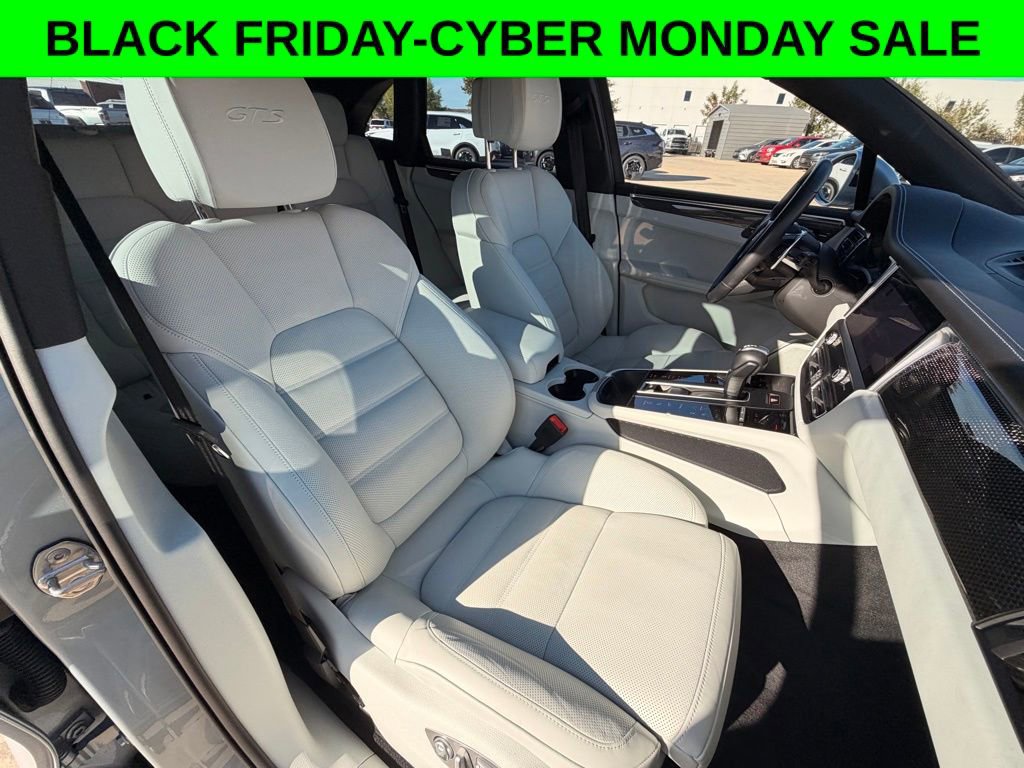 Used 2024 Porsche Macan GTS image 26