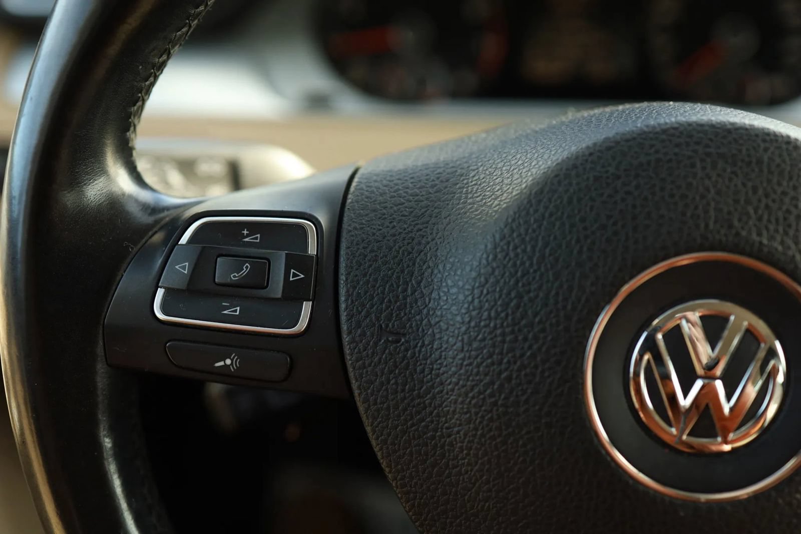 Used 2013 Volkswagen CC R-Line FWD image 22
