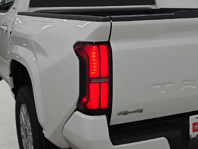 Certified 2024 Toyota Tacoma SR5 AWD/4WD image 30